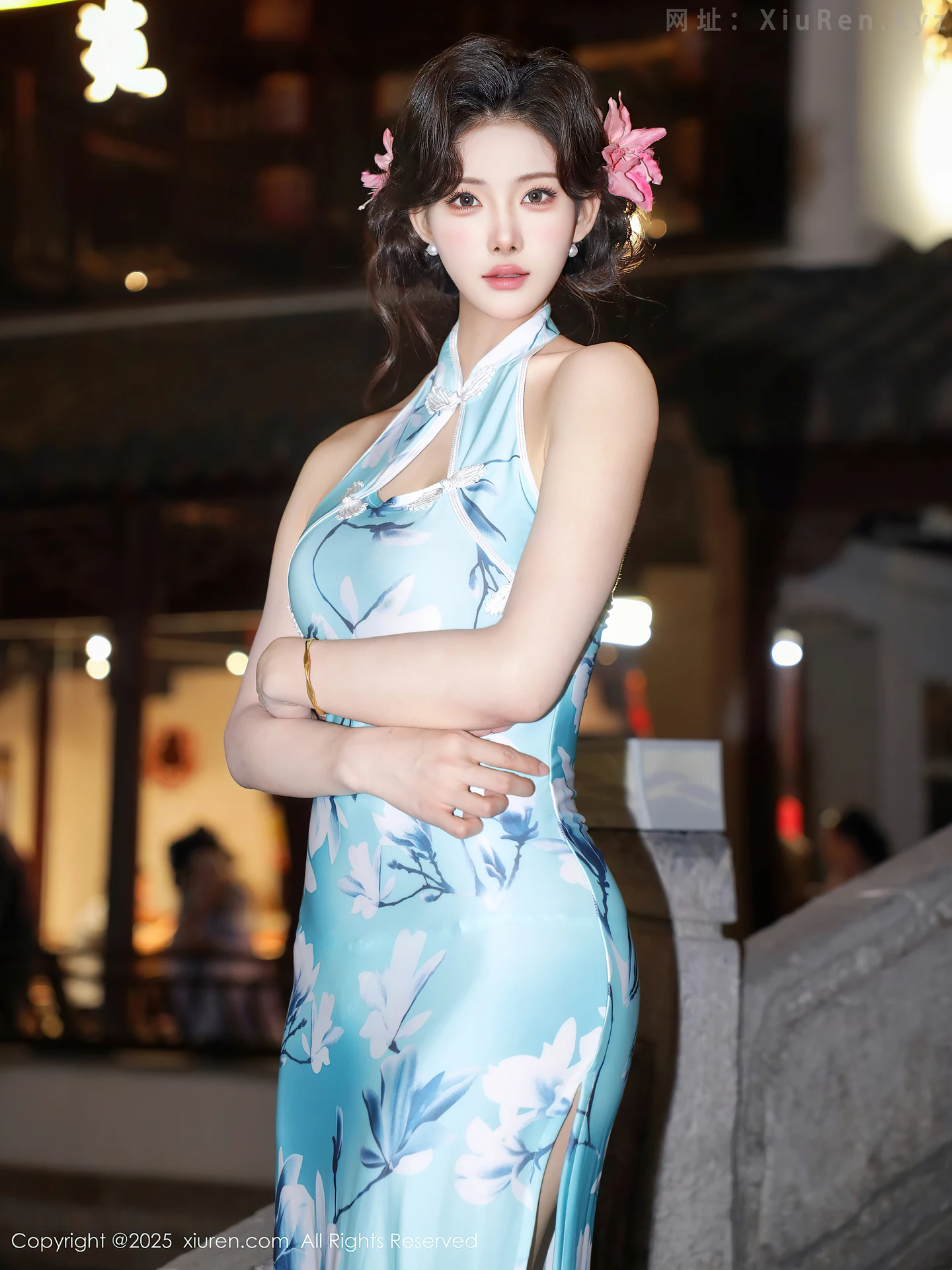 图片[2]-[XiuRen秀人网]VOL.10594 模特梨霜儿性感青色情趣旗袍配超薄肉丝秀凹凸身材完美诱惑写真82P-秀人网官方网站